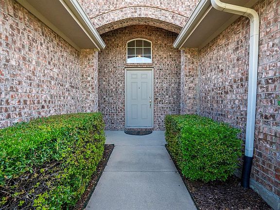 3rd image of 9404 Mirror Fountain Cir