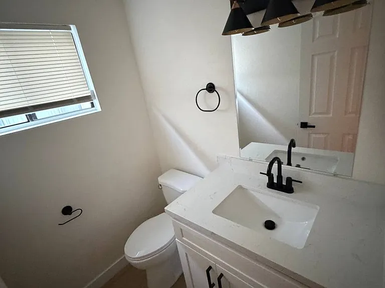 14328 Addison St #5 — Photo 8