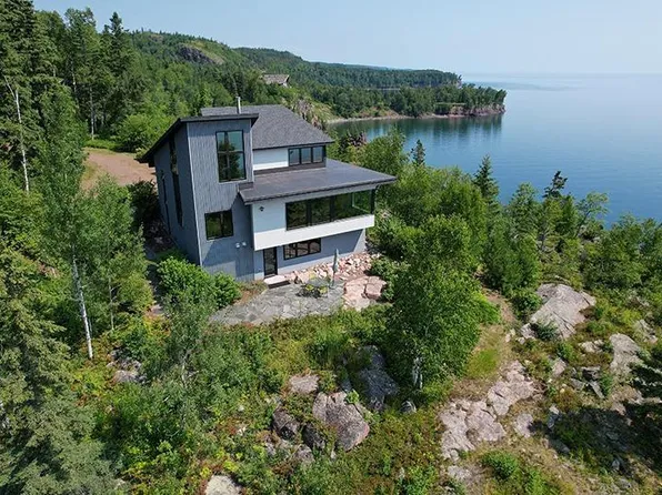 5998 Highway 61, Silver Bay, MN 55614