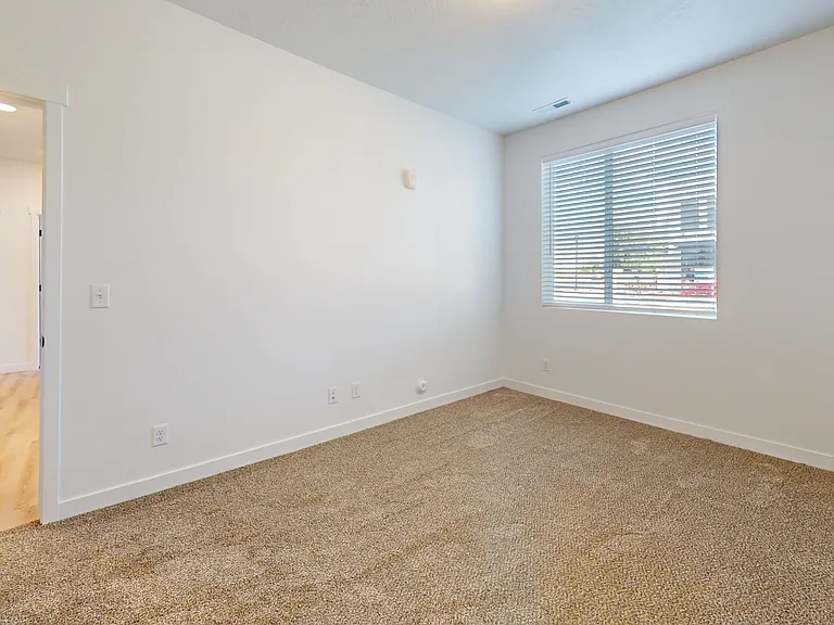 1136 W 250 S #306 — Photo 11