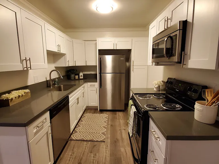 Amberwood Terrace — Photo 7
