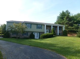 3619 Fissels Church Rd, Glen Rock, PA 17327