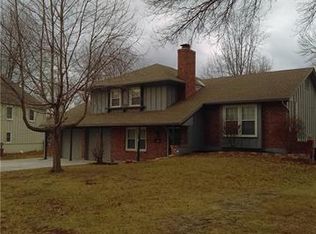 310 Canterbury Ln, Belton, MO 64012