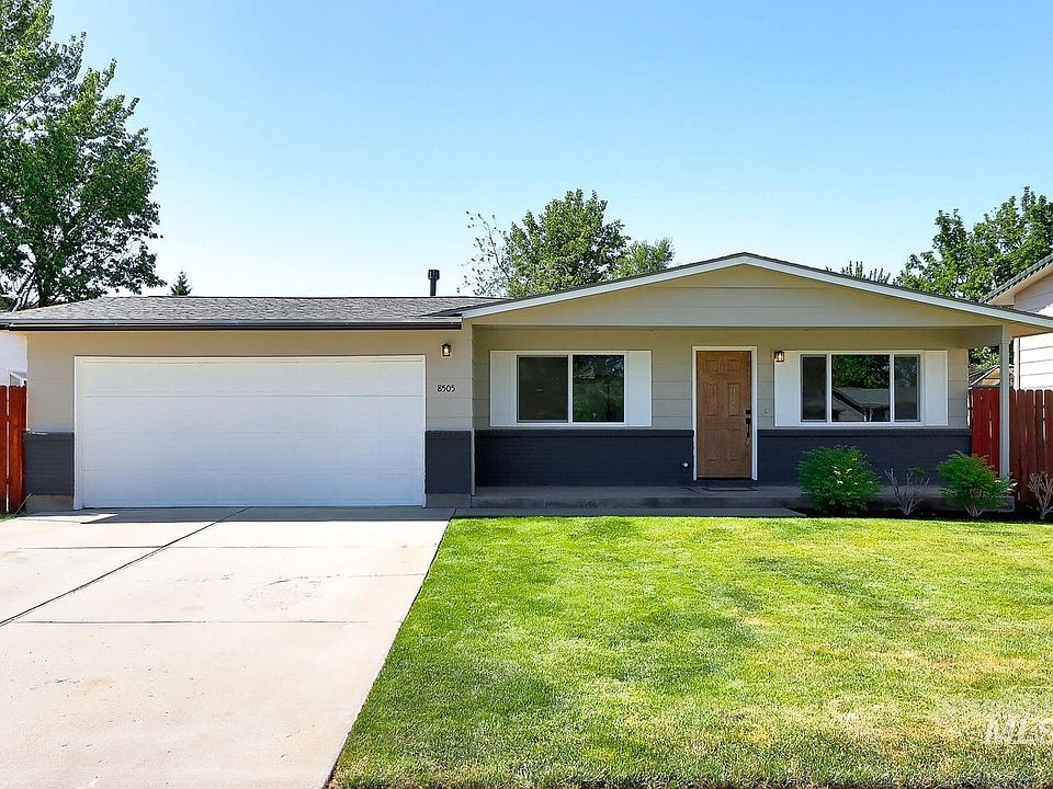 1st image of 8505 W Canterbury Dr