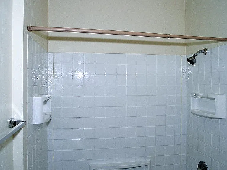 2422 E 4th St #3 — Photo 7