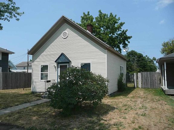 2nd image of 915 Cedar St