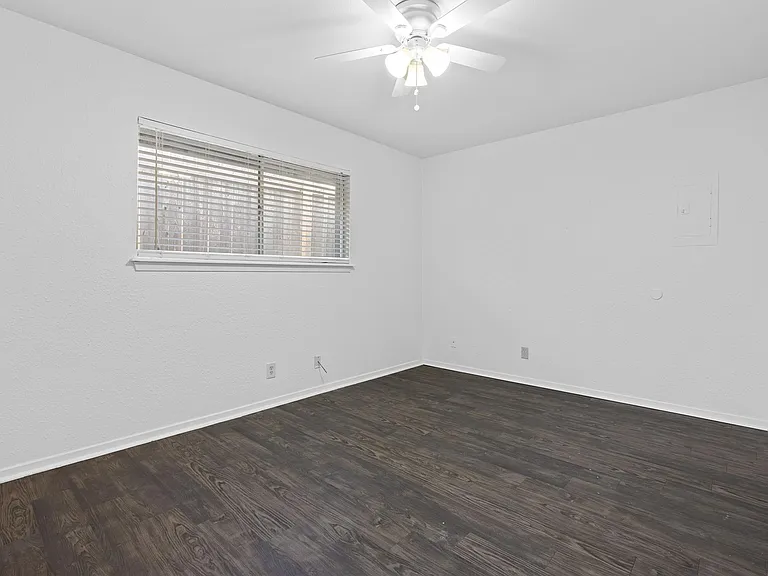 7200 Creekside Dr #D — Photo 11