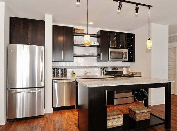 3rd image of 1803 W Argyle St APT 4A