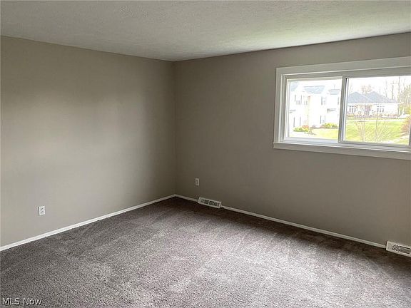 5th image of 4225 Bennington Blvd Unit 15-E