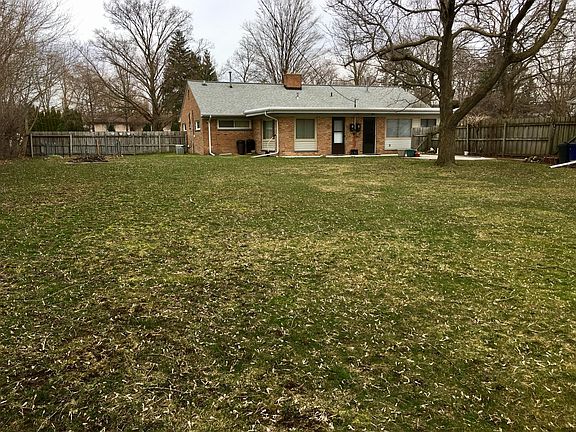Duplex back and back yard view