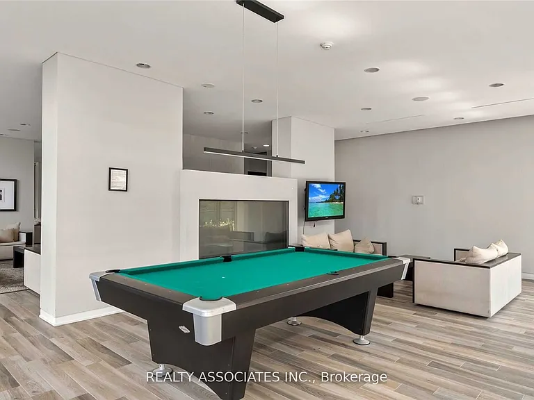 33 Charles St E #2210 — Photo 13