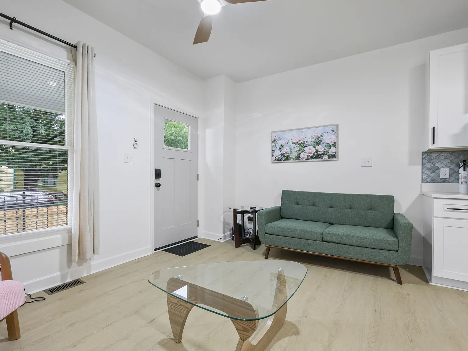3 bed, 1008 sqft, $2,900 — Photo 1