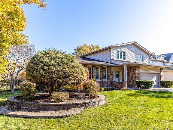 2nd image of 1147 N Ridge Ave