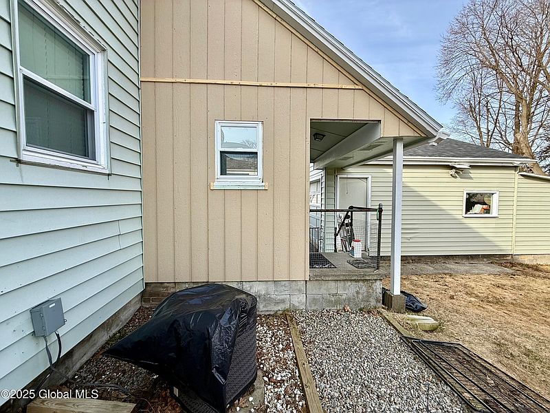 3rd image of 49 Wilson Avenue