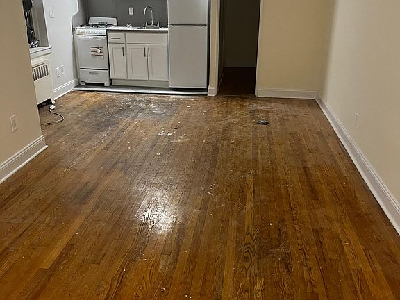 4th image of 14311 Barclay Ave APT 1D