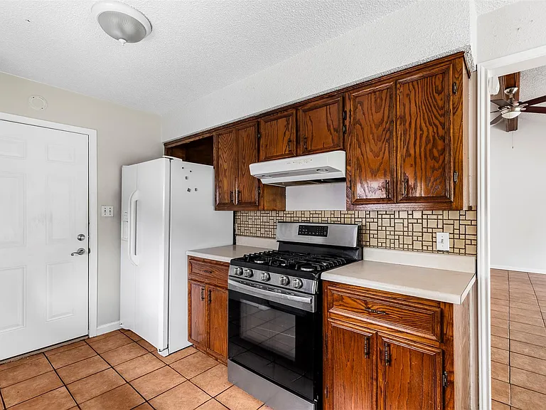 7506 Glenhill Rd — Photo 8