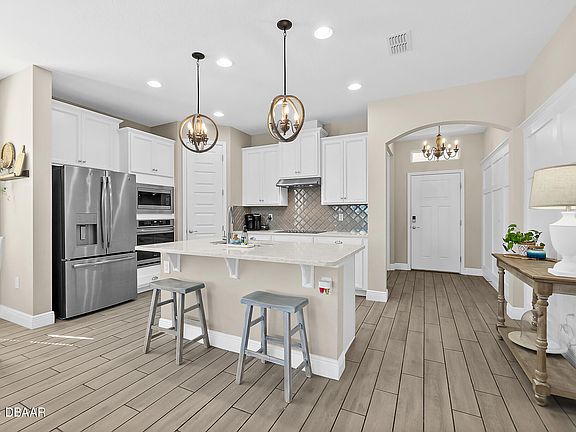 5th image of 219 Venetian Palms Blvd