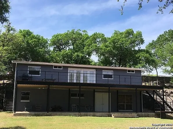 1316 Lakeshore Dr, Bandera, TX 78003