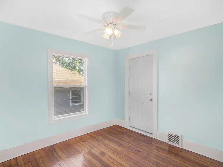 848 Union Ave SE — Photo 10