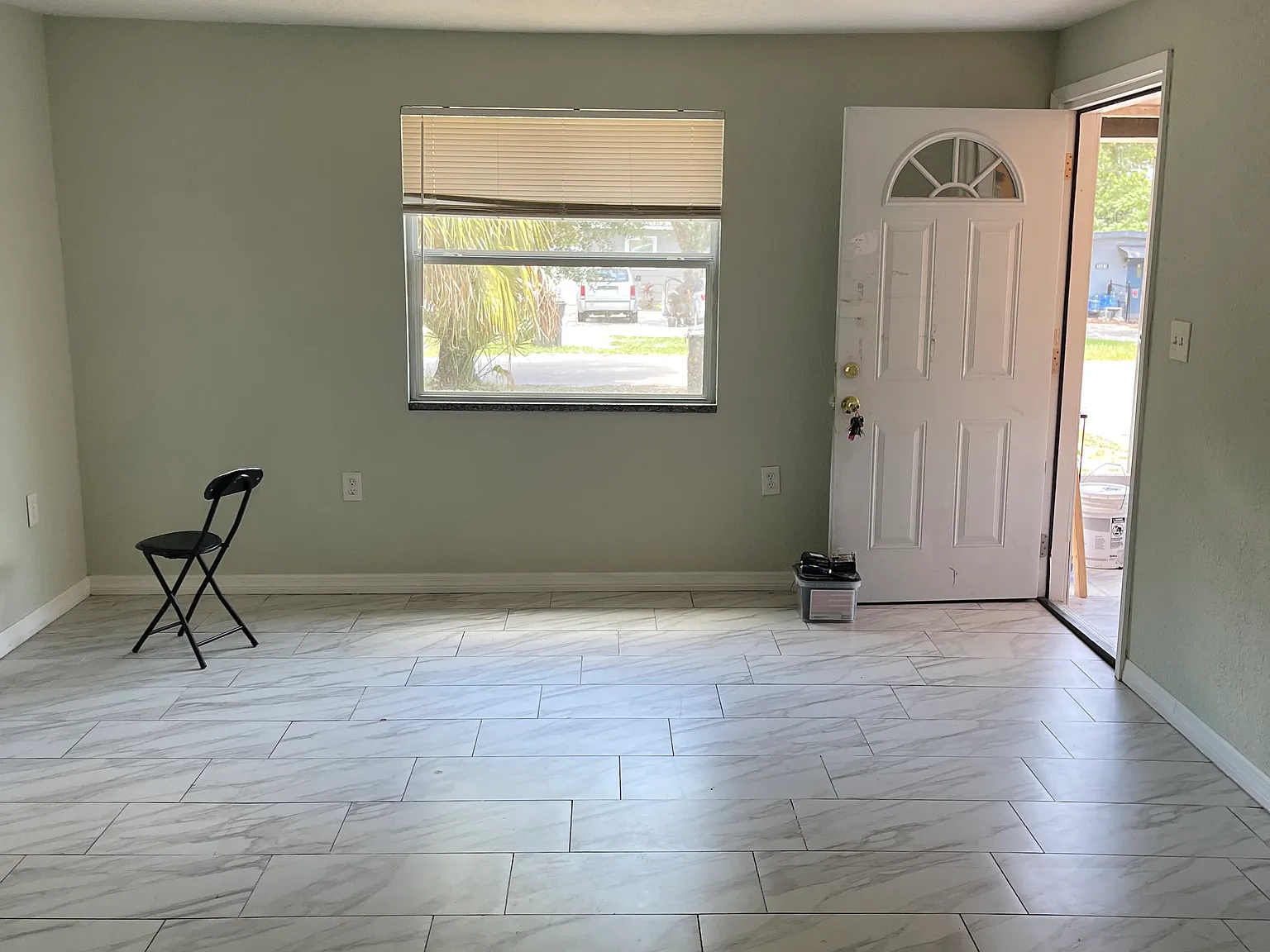 3 bed, 1022 sqft, $1,950 — Photo 2