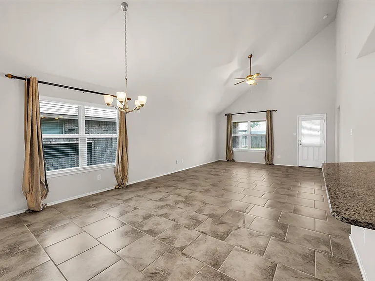 23723 Giardini Dr — Photo 9
