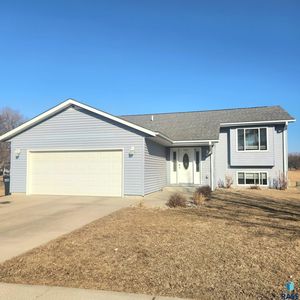 502 Kay Lee St, Valley Springs, SD, 57068