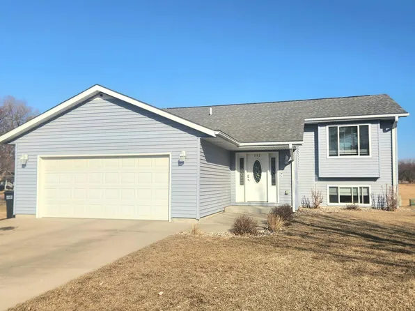 502 Kay Lee St, Valley Springs, SD 57068