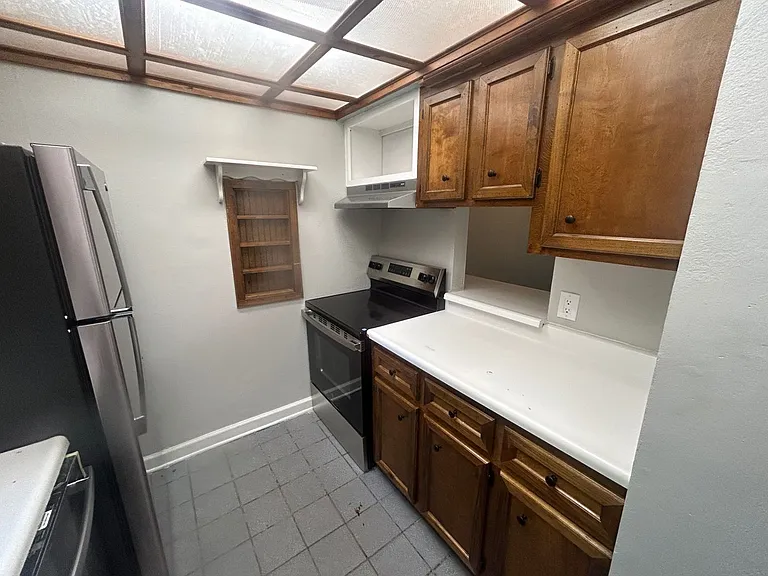240-10 Jamil Rd — Photo 8