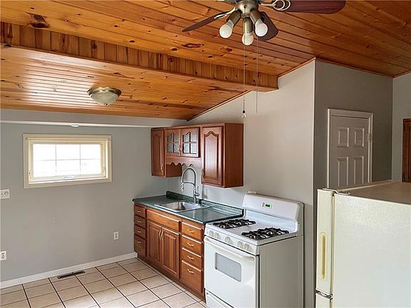 3rd image of 1515 W Crawford Ave #A