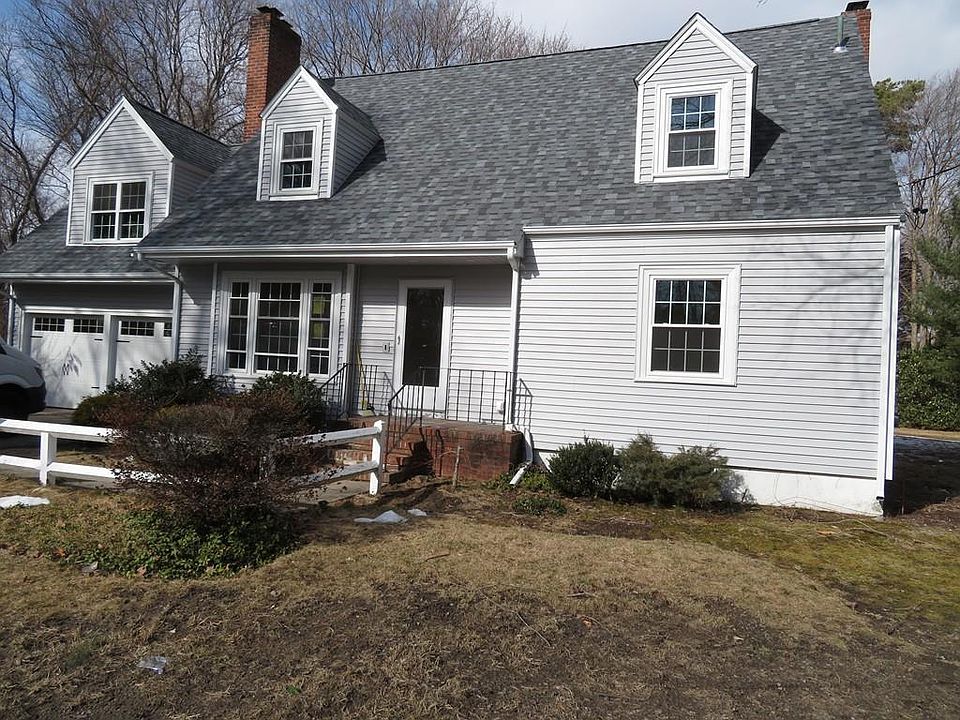 1st image of 40 Linden Ln