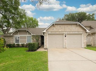 2903 Avanti Dr, Pearland, TX 77584
