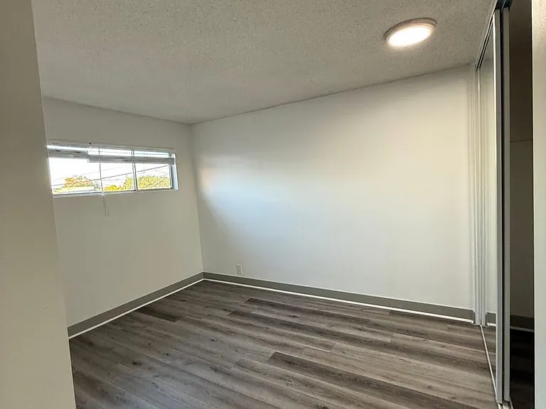 766 Loma Ave — Photo 3