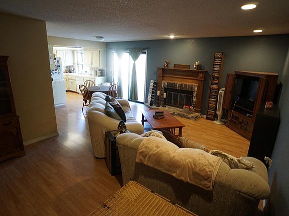 3rd image of 5927 E Washington Ave