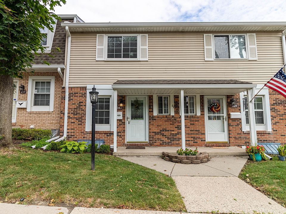 1st image of 163 Riveroaks Dr