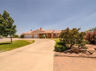 9715 Le Panto Rd, Victorville, CA 92392