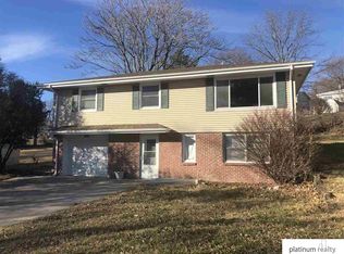 9218 Larimore Ave, Omaha, NE 68134