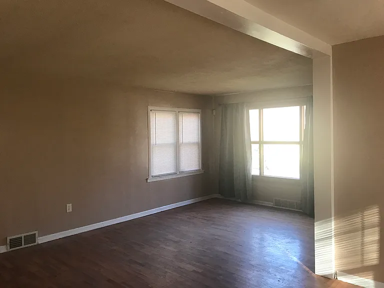 9122 McGee St — Photo 4