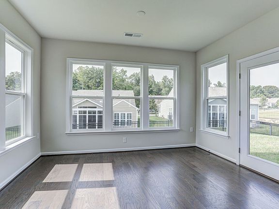 4th image of 68 Mendota Way