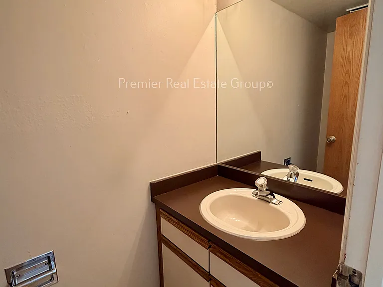 1221 Holland Park Blvd — Photo 12