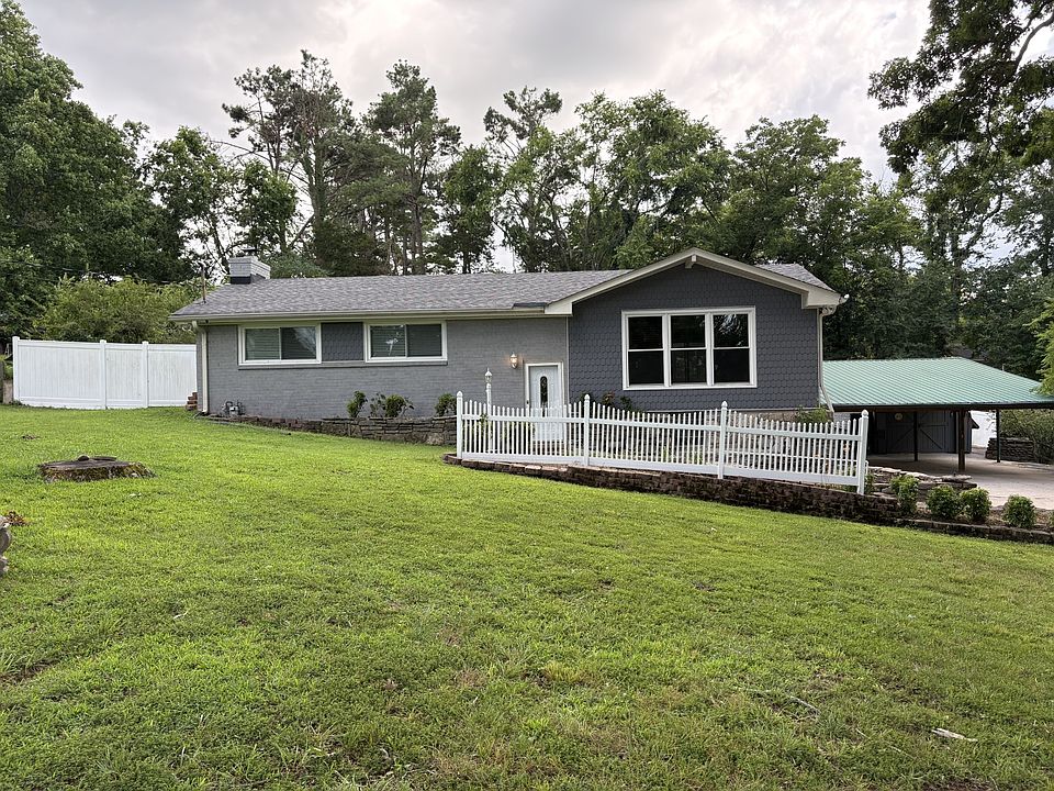 1st image of 304 Hickory Dr