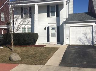 3S105 Briarwood Dr, Warrenville, IL