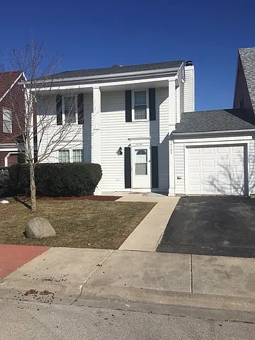 3S105 Briarwood Dr photo 1
