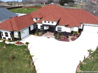 9833 Vista Cir, San Antonio, TX 78263