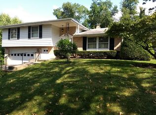 621 Hilltop Dr, New Cumberland, PA 17070