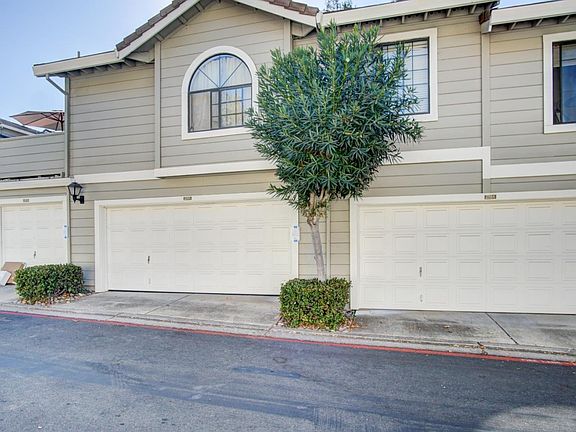 5th image of 2866 Buena Crest Ct