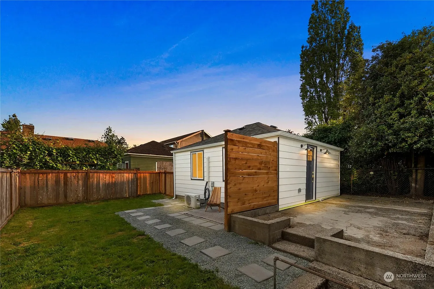 1 bed, 400 sqft, $1,995 — Photo 2