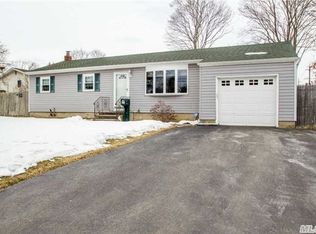 3 Roosevelt Ave, Islip, NY 11751