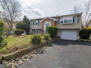 305 Meadowcroft Rd, Woodbury, NJ 08096