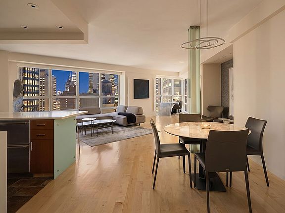 2nd image of 146 W 57th St APT 39D