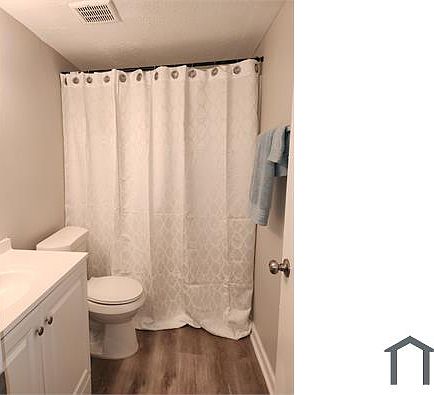 4th image of 63 Place Fontaine #63